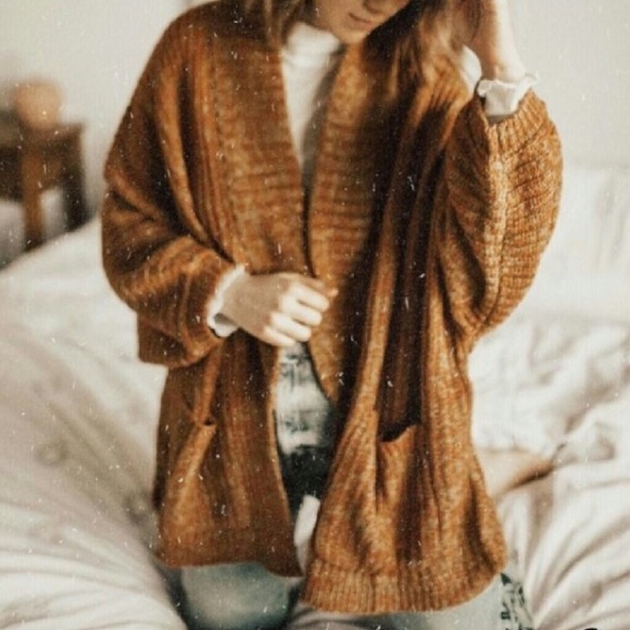 Urban Outfitter Oversized Cardigan - Picture 2 of 2